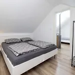 Casa vacanze Baras Garden - House With Pool