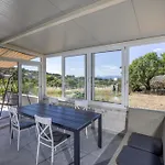 Baras Garden - House With Pool Casa vacanze Mirce